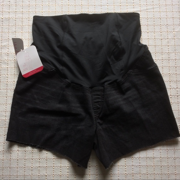 Isabel Maternity by Ingrid & Isabel Pants - Isabel Maternity Black Midi Shorts, Size 12